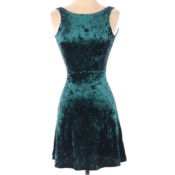 H&M Dresses & Skirts - Divided by H&M Sleeveless Dress in Teal Velvet Size 0